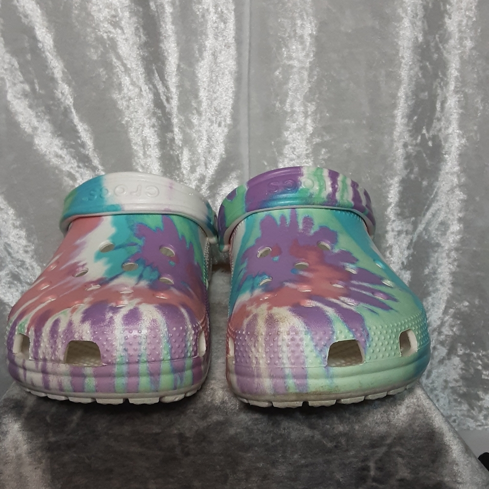 Crocs  Multi Color Woman's Size 9 Men's Size 7 - Picture 4 of 12